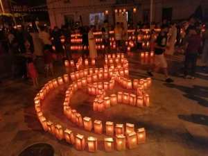 احتفال سكان مدينة الدار البيضاء بالجزائر بعيد الاستقلال