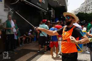 Les arroseurs du Hirak à Alger