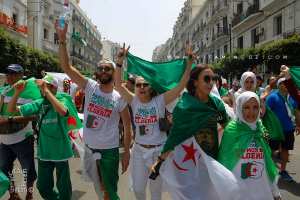 Manifester dans lajoie et la bonne humeur malgré un dispositif sécuritaire ahurissant !