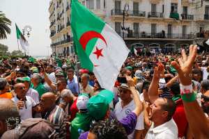 HIRAK ALGER : Une marrée humaine à la Rue Didouche et place Audin