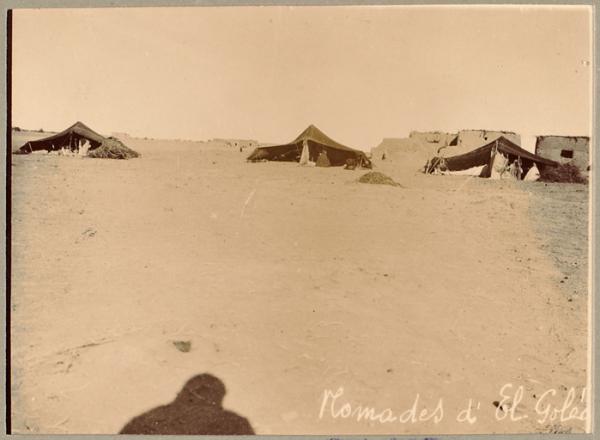 Nomades d' El Goléa [Point final de la colonne du Tidikelt du commandant d'Eu : séjour du 14 au 17 mai 1900?] (Photo rare)