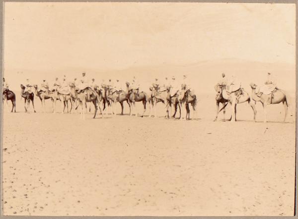 Un poste de méharistes [mission Flamand?] (Photo rare)
