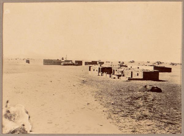 Fort Hassi-Inifel (152 km d'El-Goléa)  (Photo rare)