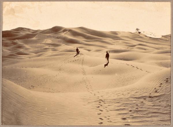 Dans l'Erg [dune] (Photo rare)