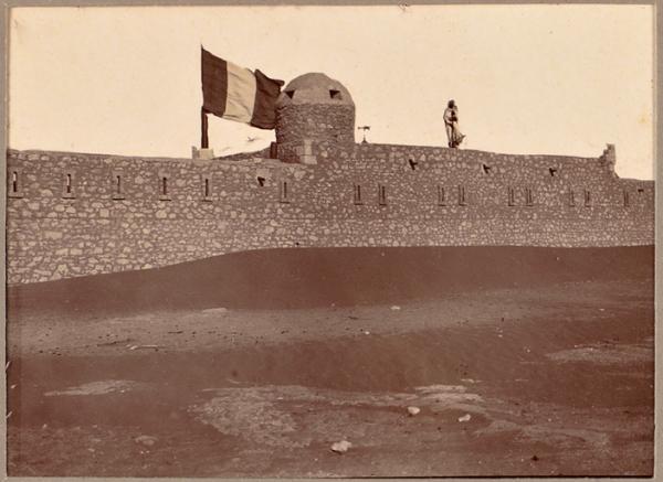 Le factionnaire de Fort-Inifel (Photo rare)