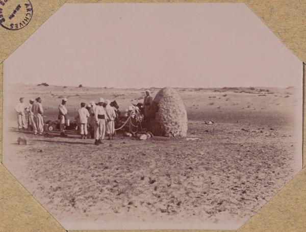 Zafrani. La distribution de l'eau (Photo rare)