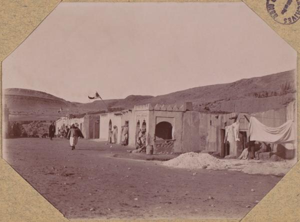 Taghit. Les maisons des commerçants (Photo rare)