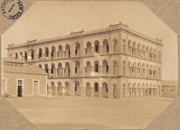 Aïn-Sefra. 1901. La caserne dite 