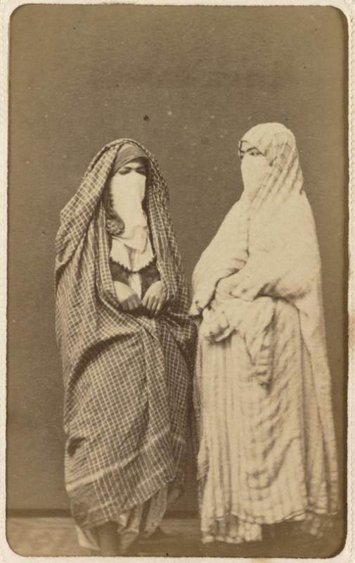 [Femme et sa servante] (Photo rare)