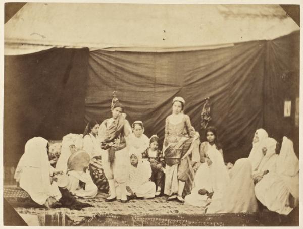 Mauresques en visite (costume de ville) (Photo rare)