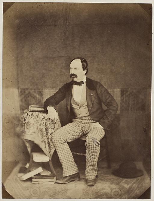 M. Berbrugger, conservateur du musée d'Alger (Photo rare)