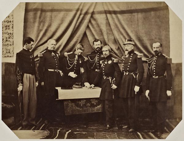 M. le général de division Renault et son état-major (Photo rare)