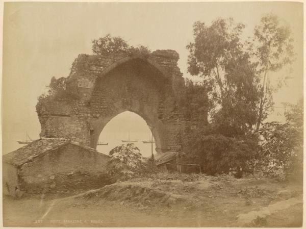Porte sarrasine à Bougie (Photo rare)