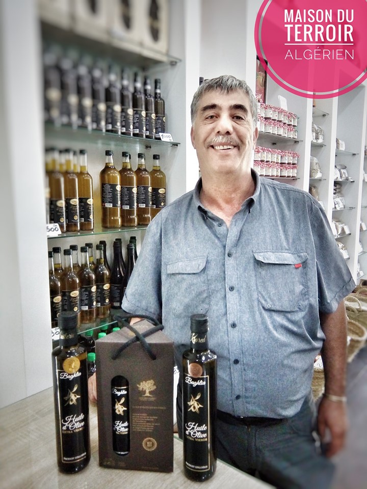 الحرفية و الاتقان جعلا السيد كيارد حميد ممثل ولاية بومرداس يتربع على المنصة الشرفية الوطنية و كدا الدولية .