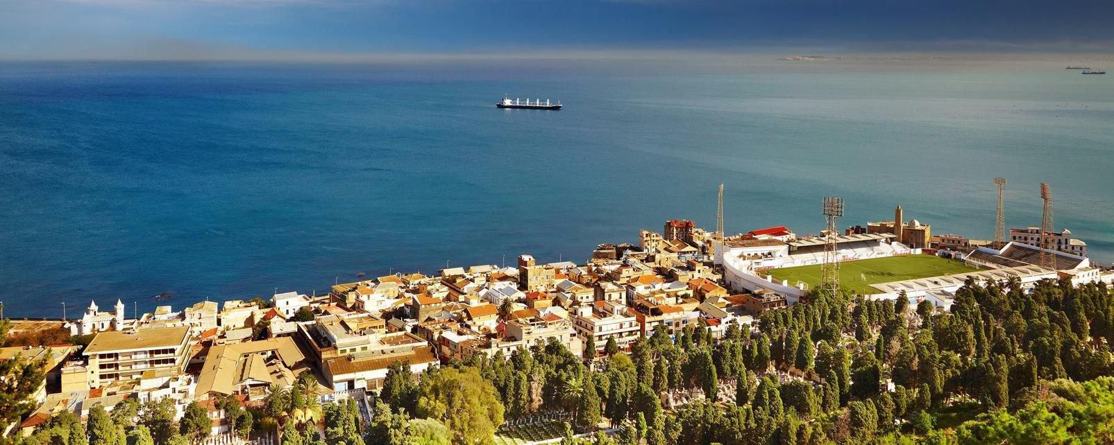 La plus petite plage d'Alger, Bouloughine.