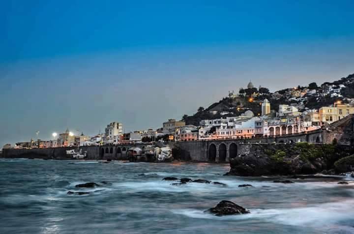 La plus petite plage d'Alger, Bouloughine.