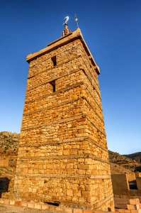 منارة مسجد قرية النوادر بشير تقاوم الطبيعة والزمن