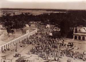 السوق الاسبوعي لمدينة الاغواط حوالي 1925