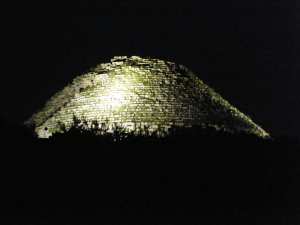 Le tombeau de la chrétienne-By night