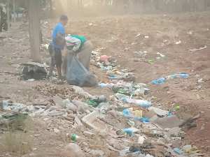 جمع نفايات البلاستكية