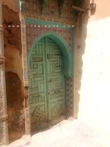 Ancienne porte d'une maison au quartier Bab Zir