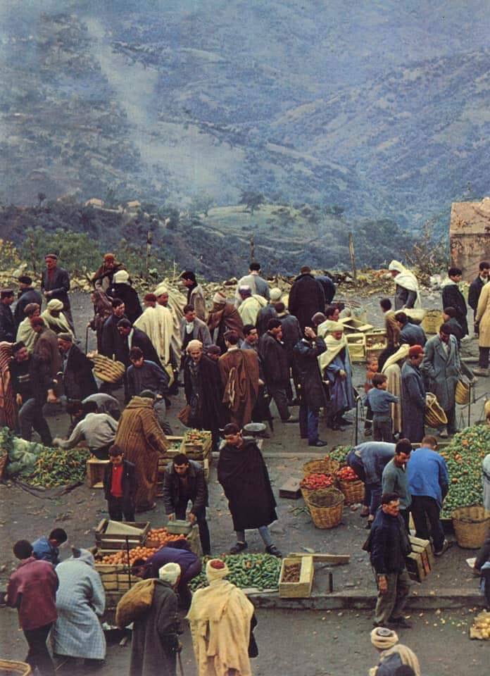 سوق أسبوعي في ميشلي بـ تيزي وزو فى أواخر الخمسينات