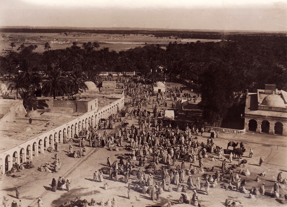 السوق الاسبوعي لمدينة الاغواط حوالي 1925