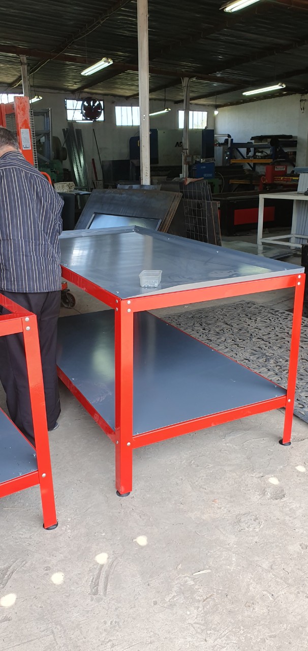 Industrie. Fabrication. Construction & Travaux de menuiserie métallique