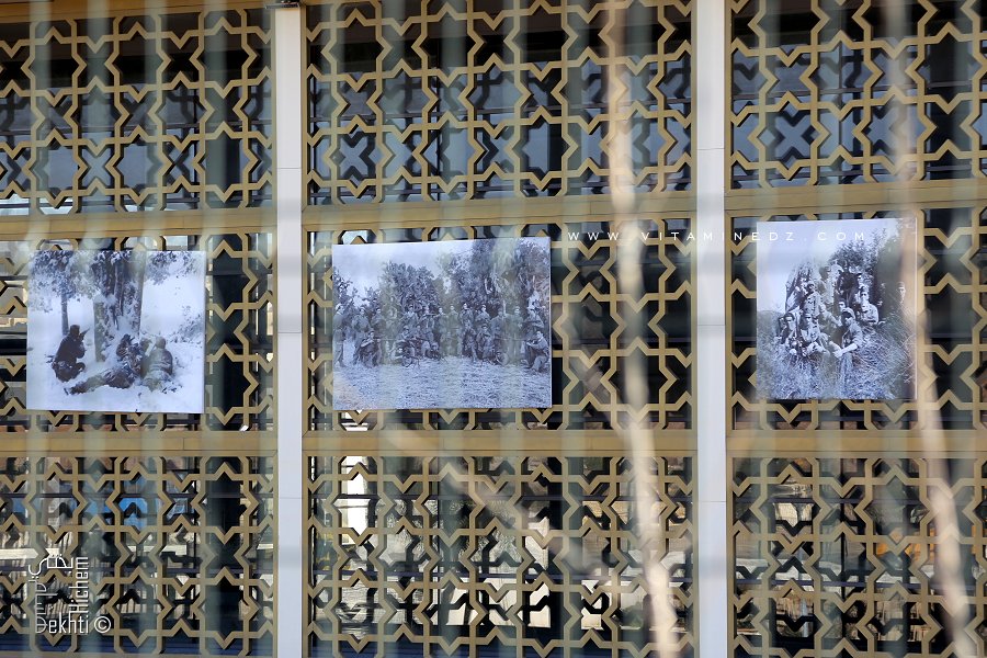 Exposition de Marc Garanger au palais des expositions de Tlemcen (Carex)