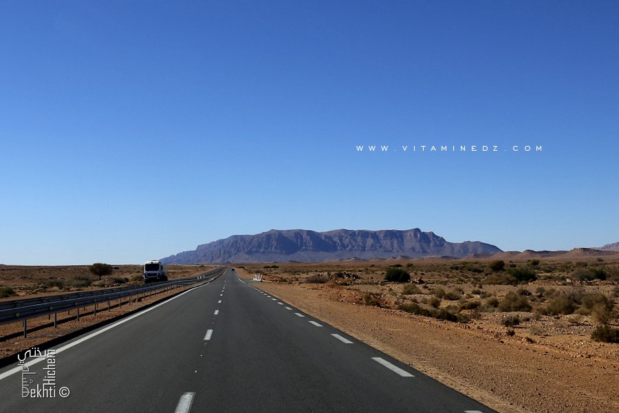 Imposant Djbel Antar à l'entrée de Béchar