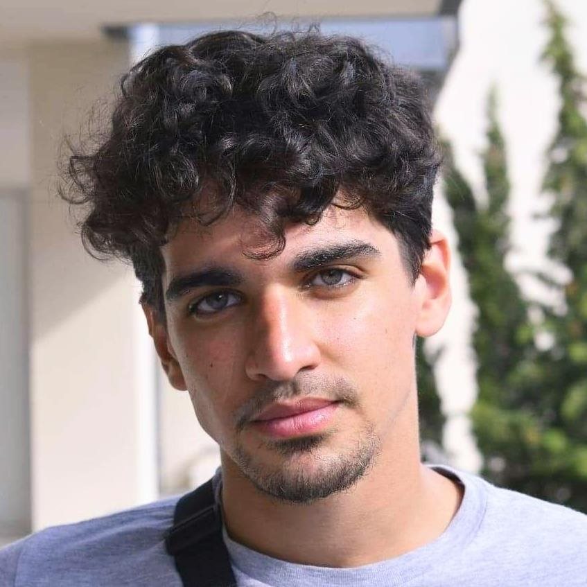 ENTREVUE AVEC HAKIM BRAHIMI