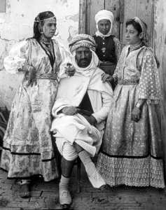 عائلة جزائرية ، تبسة سنة 1935.