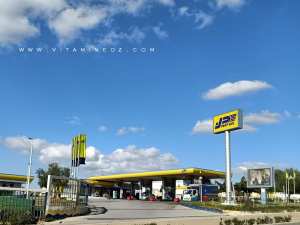 Station de service à la sortie de Tlemcen (Boudjlida - El Koudia)