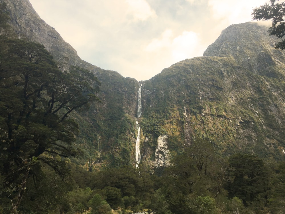 Les chutes de Sutherland en Nouvelle- Zélande
