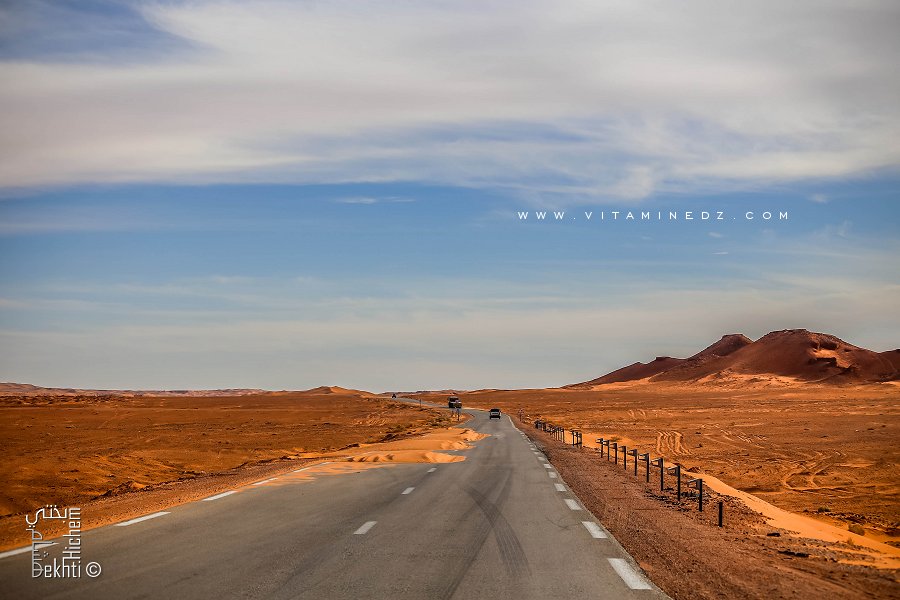 Route du Tinerkouk traverse le grand Erg Occidental et il faut faire très attention aux bancs de sable