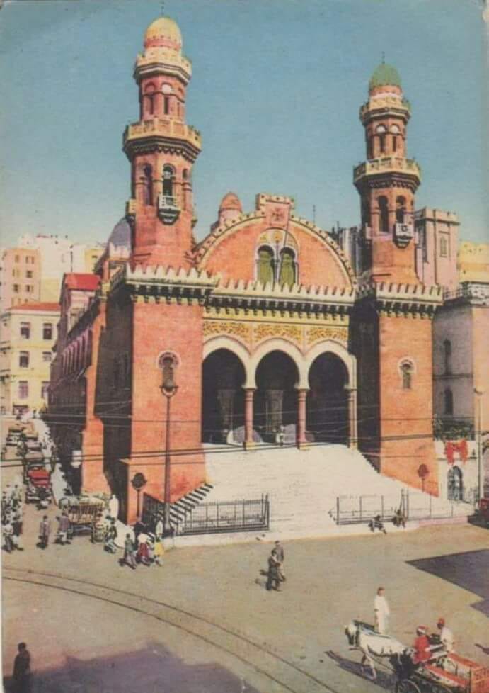 كي تروحو للجزائر العاصمة يوجد مكان إسمه ساحة الشهداء !!!! علاش سموها بهاذ الإسم ؟؟؟