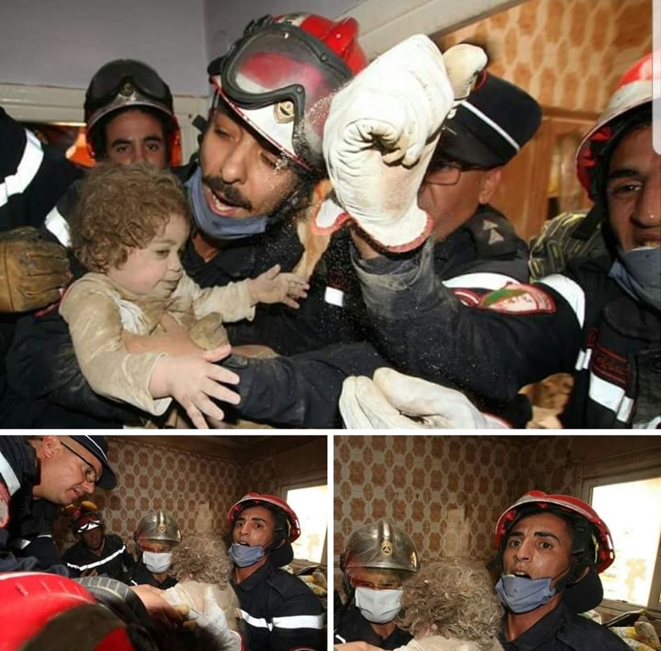 في الصورة الرضيعة ذات السنتين بعدما كانت محصورة بين الطابقين إثر انهيار بناية بحسين داي بالجزائر العاصمة.