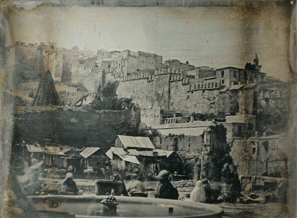 LA PLUS ANCIENNE PHOTO D’ALGER Les remparts d’Alger à 24 000 euros