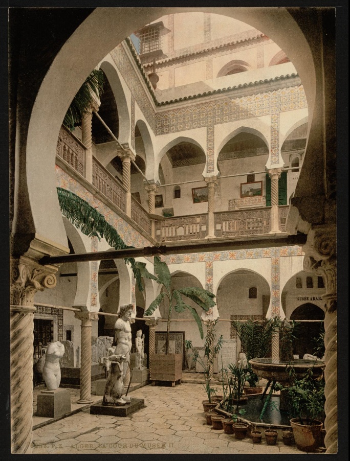 Musée : salle d'entrée, II. Alger (Algérie)