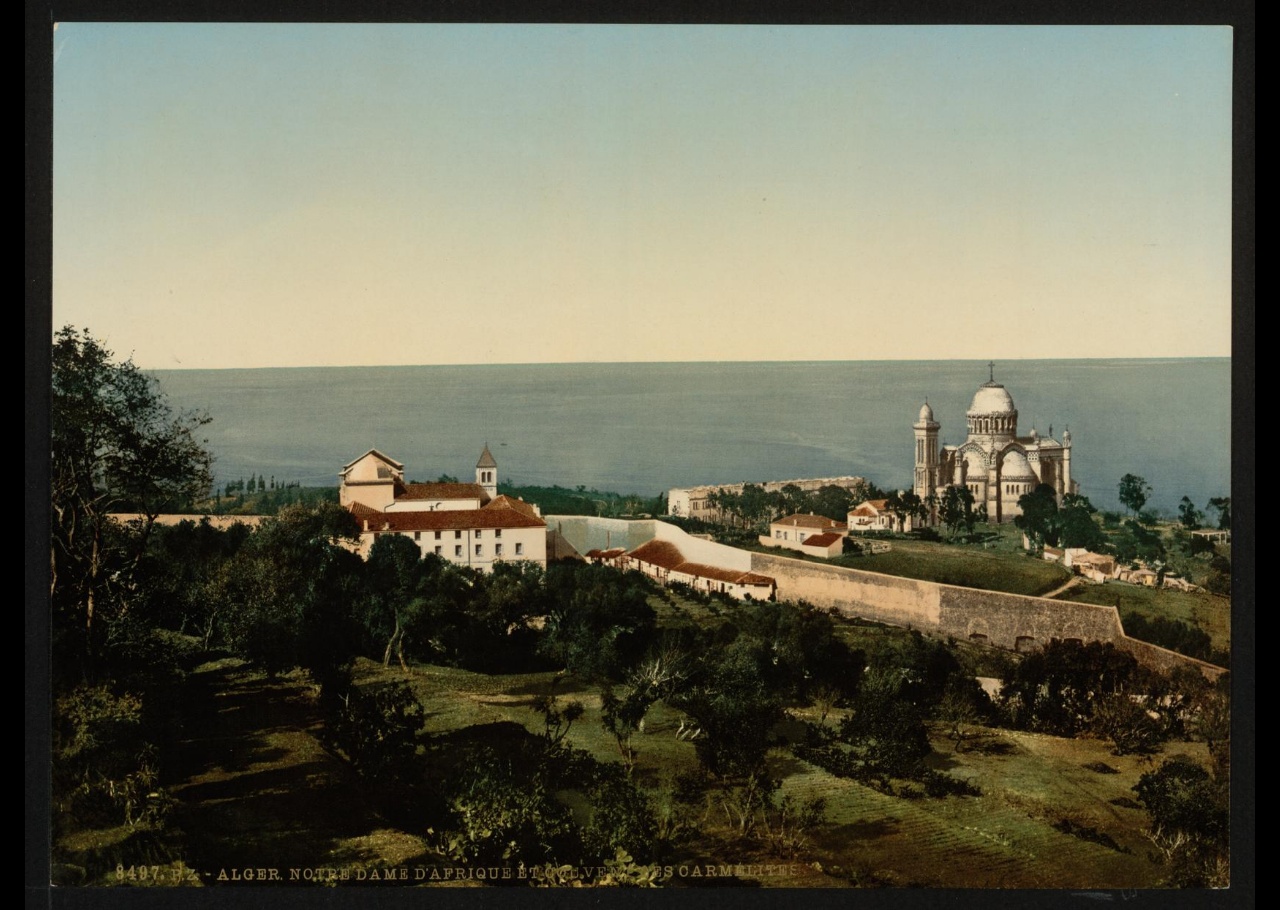 Notre-Dame d'Afrique et le couvent carmélite. Alger (Algérie)