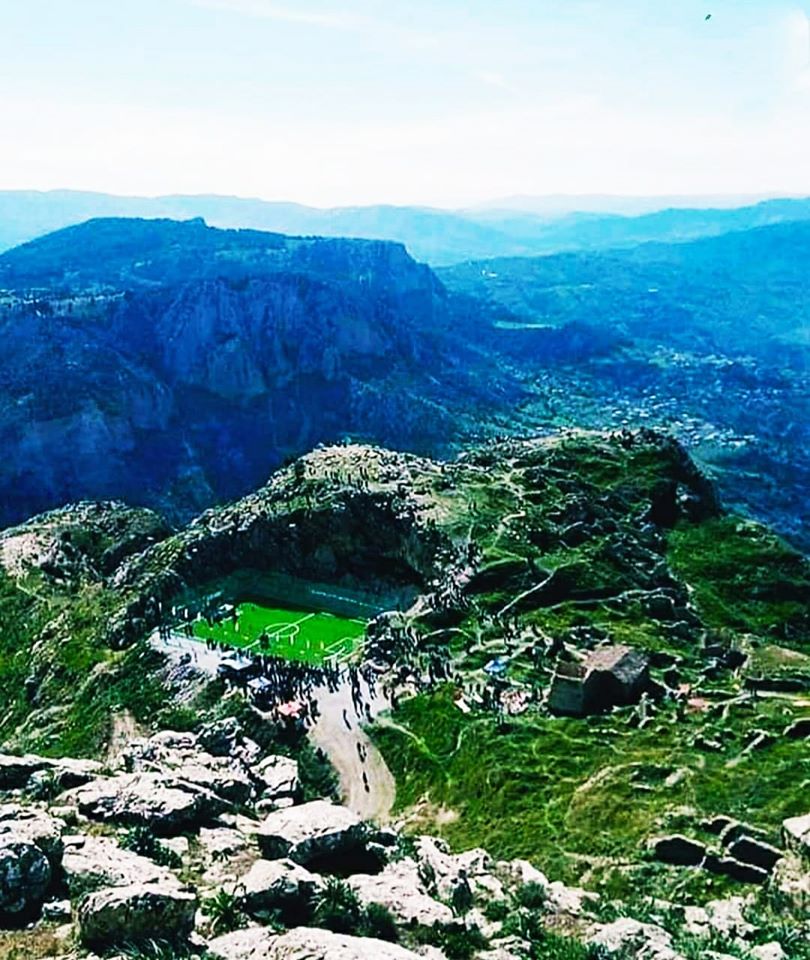 Stade magnifique à Beni Maouche