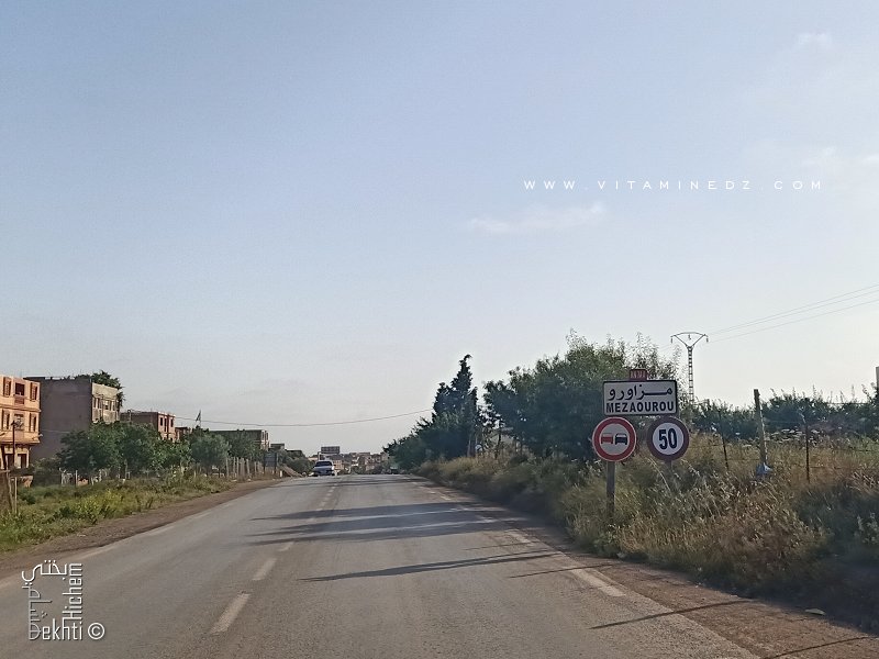 Entrée du village de Mezaourou en arrivant de Sidi Boudjenane