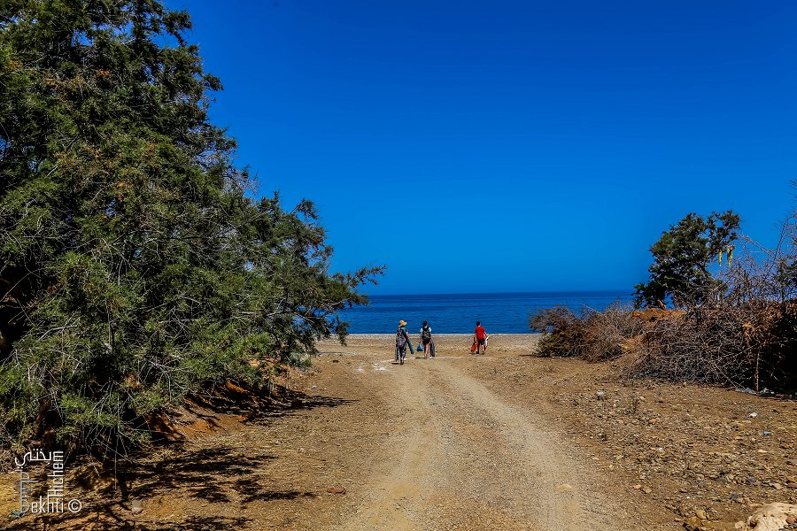 Arrivée après une heure de marche à la plage de Bkhata (Tlemcen)