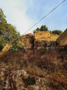 ROCHERS ET RUINES SUR LE QUARTIER DE SIDI HALOUI EL BALI