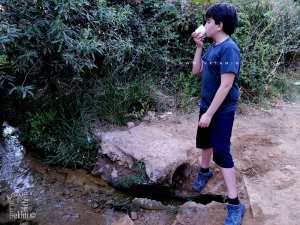 Ain Bou Ighzene sur la route vers Sabra à partir de la vallée de la Moutas