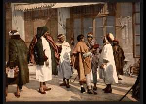 Hommes arabes discutant. Alger (Algérie)