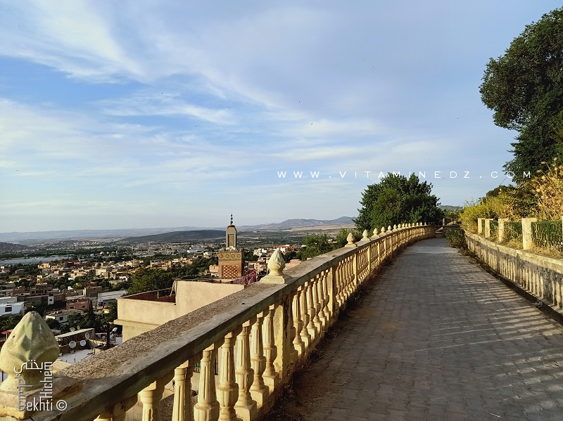 Esplanade menant à la mosquée Sidi Haloui (Tlemcen)