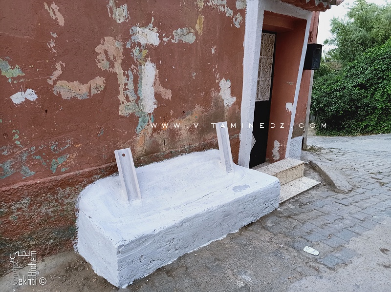 Quartier Sidi Haloui El Bali à Tlemcen, que représente cette pierre?