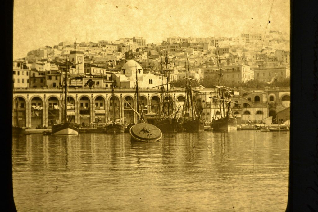 صورة من من عام 1870