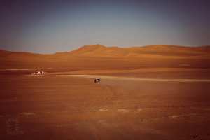 Sebkha de Timimoun, devenue praticable par des pistes